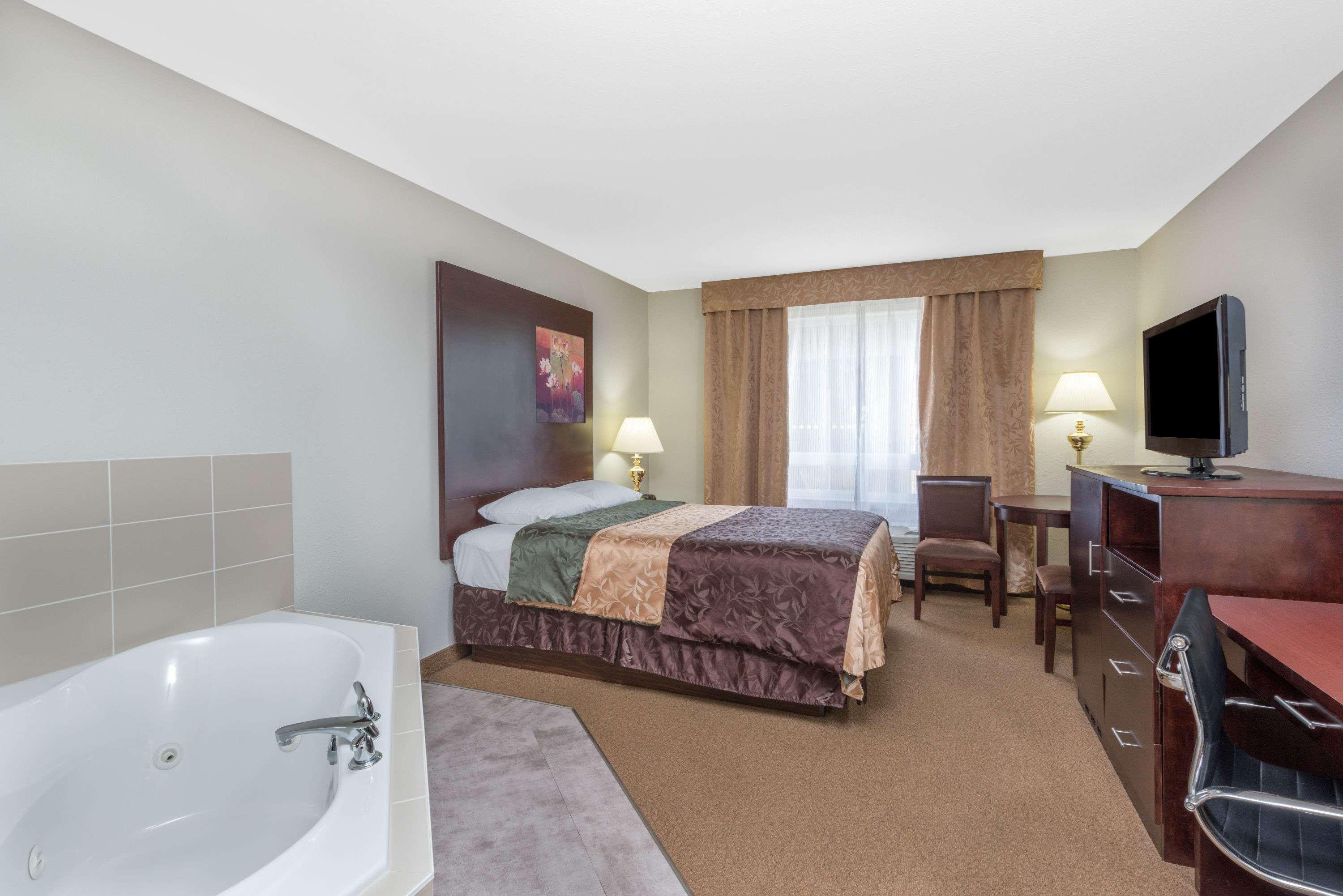 Super 8 By Wyndham Innisfail Eksteriør bilde