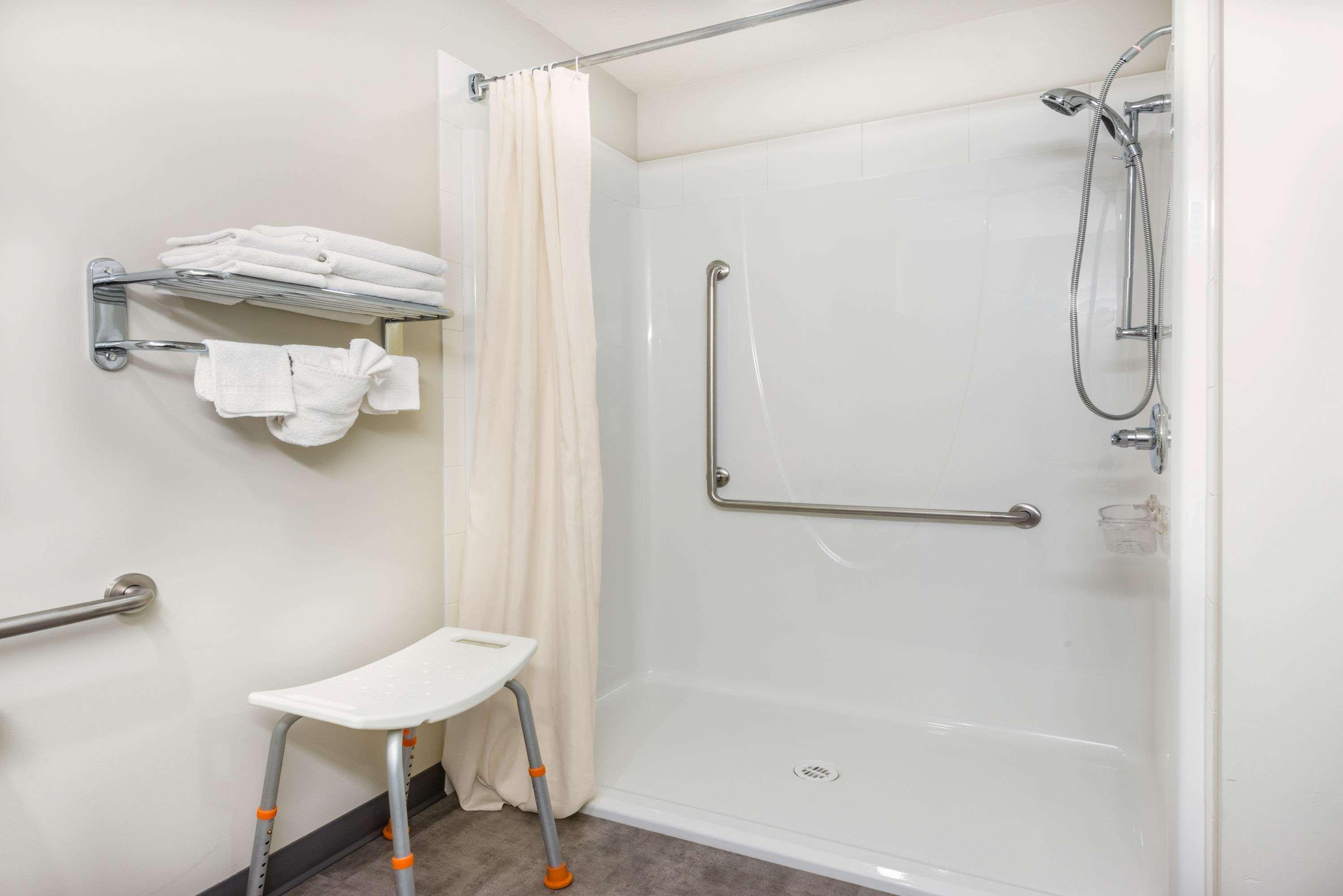 Super 8 By Wyndham Innisfail Eksteriør bilde